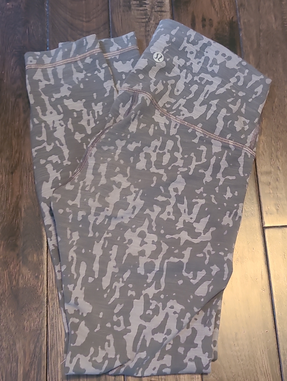 Lululemon 3/4 Leggings Size 4
